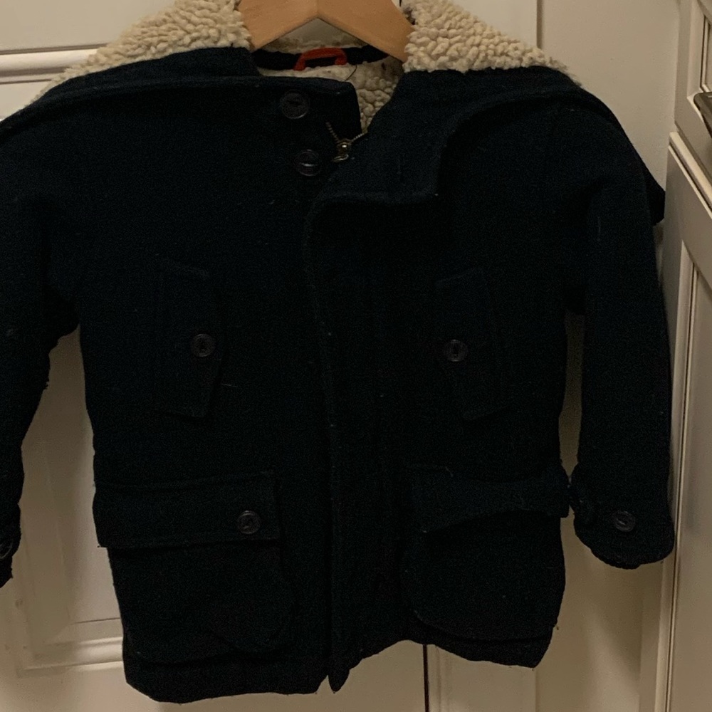 Boys Navy Hooded Coat. Lined with shearling size 5